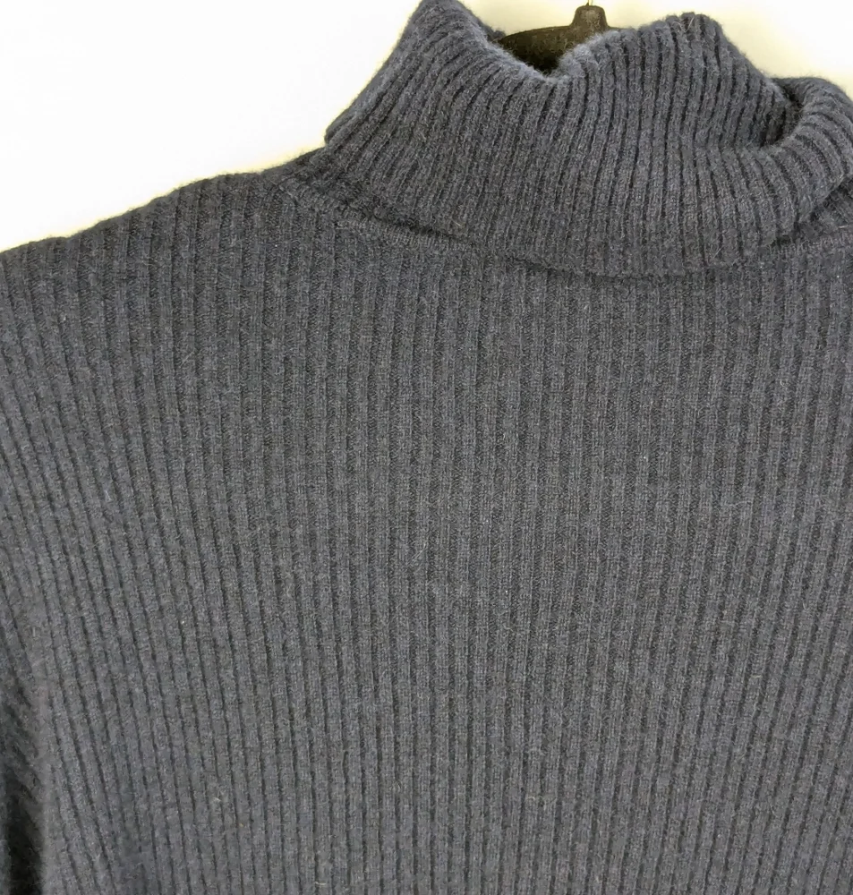 Reformation • Luisa Cropped Cashmere Sweater - Picture 3 of 9